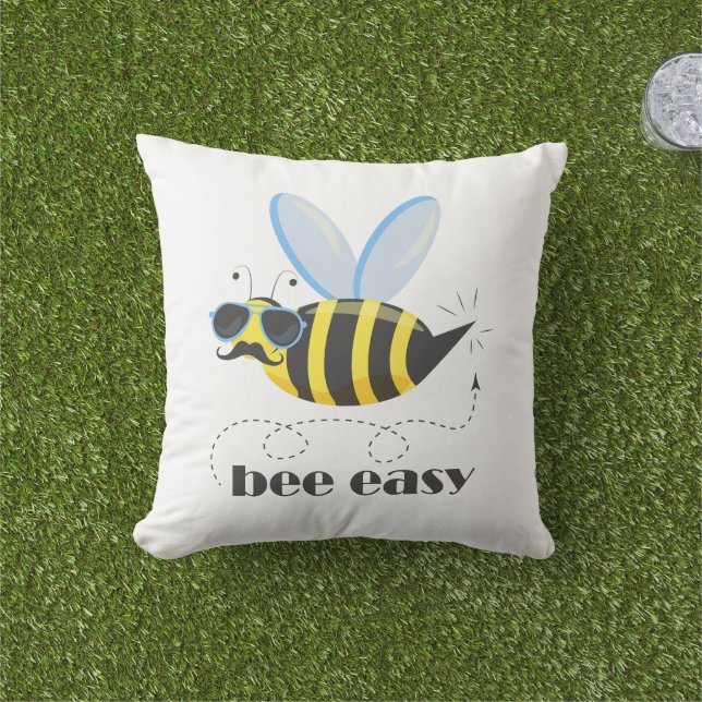 Bienenfigur mit Schnurrbart-Sonnenbrille Bee Easy Kissen (Golfball-Marker)