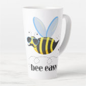 Bienenfigur mit Schnurrbart-Sonnenbrille Bee Easy Milchtasse (Rechte Ecke)