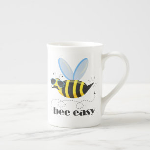 Bienenfigur mit Schnurrbart-Sonnenbrille Bee Easy Porzellantasse