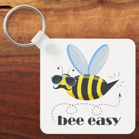 Bienenfigur mit Schnurrbart-Sonnenbrille Bee Easy Schlüsselanhänger (Vorderseite)