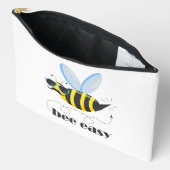 Bienenfigur mit Schnurrbart-Sonnenbrille Bee Easy Zubehörtasche (Offen)