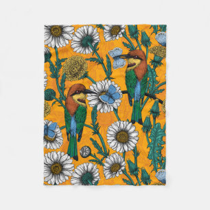 Bienenfresser, blaue Schmetterlinge und Gänse auf  Fleecedecke