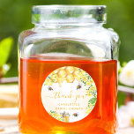 Bienengelber Blütenhonig vielen Dank Runder Aufkleber<br><div class="desc">Stilvoll weiß und goldfarben,  das Wasser ist gefliest. Mit Hummeln dekoriert,  Honig und Honigwabenmilch mit gelben Blumen,  Blume und Honiggläsern geschmückt. Der Text: Vielen Dank mit einem goldenen handgeschriebenen Stil Skript mit Swashes. Personalisieren und fügen Sie einen Namen und Text hinzu. Für Brautparty Gastgeschenke.</div>