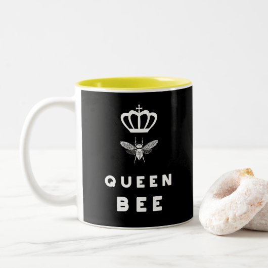 Bienenkönigin. Krone. Lustige niedliche Sayings. Zweifarbige Tasse (Mit Donut)