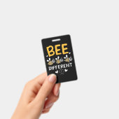 Bienenkopfgeschenk | Bee Different Ausweis (Handheld)