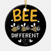 Bienenkopfgeschenk | Bee Different Keramik Ornament (Vorne)
