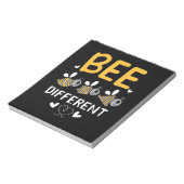 Bienenkopfgeschenk | Bee Different Notizblock (Rotiert)