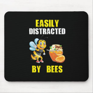 Bienenkopfgeschenk Von Bienen leicht abgelenkt Mousepad