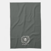 Bienenkranz Familienmonogramm Name Geschirrtuch (Vertikal)