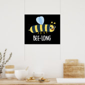 Bienenlange, sonnige Langinsektenbiene Pun Dark BG Poster (Küche)