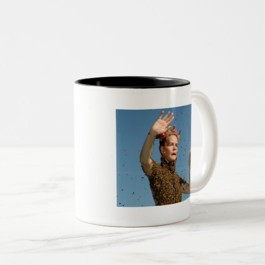 Bienenschale Zweifarbige Tasse (VorderseiteRechts)