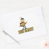 Bienenstarbe mit Bleistift Ovaler Aufkleber (Umschlag)