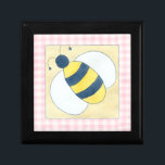 Bienentrio mit Blume Erinnerungskiste<br><div class="desc">Ein Trio Bienen befruchtet wunderschöne Blume in diesem phantastischen Werk von Megan Meagher. Dieser getäfelte Druck hat einen rosa karierten Tischrand. Bestelle noch heute!</div>