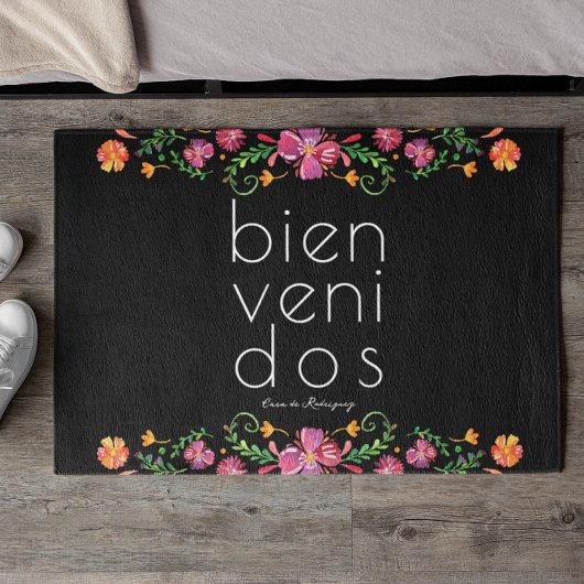 Bienvenidos | Familienname Monogram Welcome Fußmatte