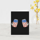 Bier Can Skeleton Hand Funny 4. Juli Amerikaner Karte (Gelbe Blume)