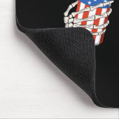 Bier Can Skeleton Hand Funny 4. Juli Amerikaner Mousepad (Ecke)