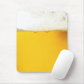 Bier, das Mousepad trinkt (Mit Mouse)