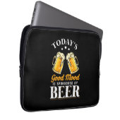 Bier Drinker Gute Laune wird von Bier gesponsert Laptopschutzhülle (Vorne Rechts)