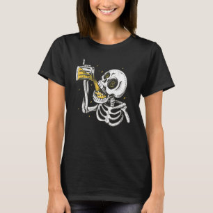 Bier Me Skeleton Beängstigende leckere Drinks Männ T-Shirt