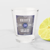 Bier-Saal-rustikaler hölzerner alter Schnapsglas (Vorderseite)