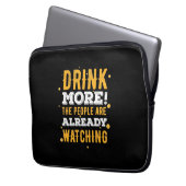 Bier trinken mehr Bier Laptopschutzhülle (Vorderseite Links)