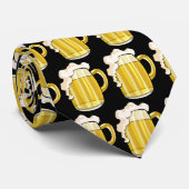 Bier-trinkende Krawatte (Gerollt)