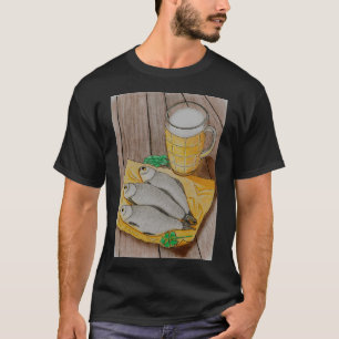 Bier und getrockneter Fisch - Traditioneller Snack T-Shirt