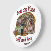 Bier und Pizza mit Joe und Jan - Wall Clock Große Wanduhr (Winkel)