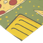 Bier und Pizza Muster Tischdecke (Schrägansicht)