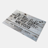 Bier- und Weinzeit im Lake House Fußmatte (Schrägansicht)