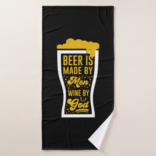 Bier wird von Männern hergestellt Badehandtuch (Badehandtuch)