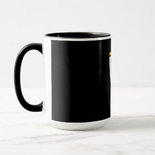 Bier wird von Männern hergestellt Tasse