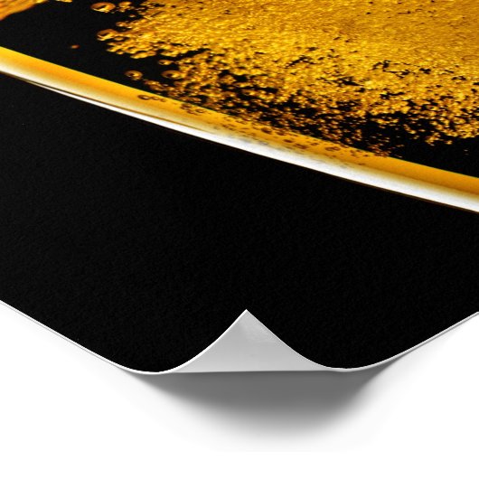 Bier wurde in Glas gegeben Poster (Ecke)