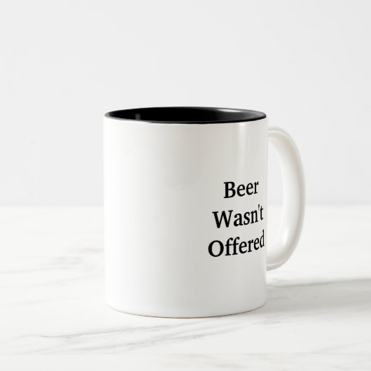 Bier wurde nicht angeboten zweifarbige tasse (VorderseiteRechts)