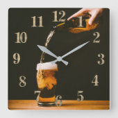 Bier-Zeit-Uhr Quadratische Wanduhr (Vorderseite)