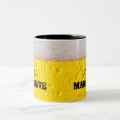 Bierblasen und Froth Funny Man Höhle Zweifarbige Tasse (Mittel)
