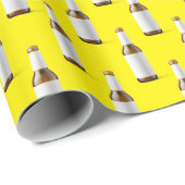 Bierflasche auf Gelb Geschenkpapier (Rolleneckpunkt)