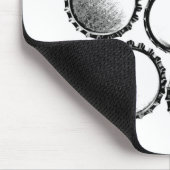Bierflasche bedeckt Blume mit einer Kappe Mousepad (Ecke)