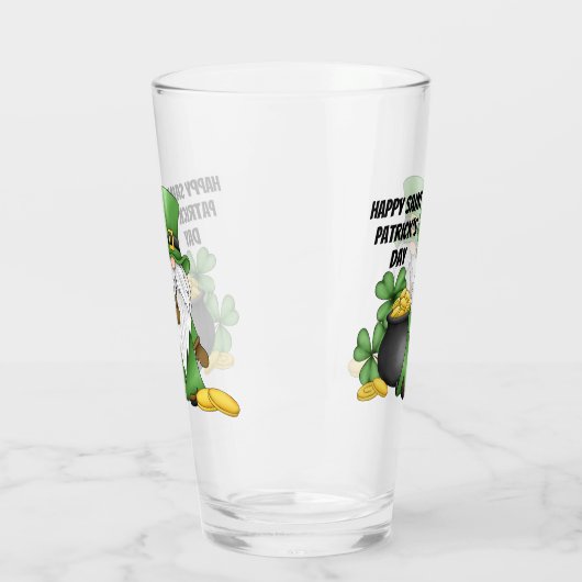 Bierglas des St. Patrick's Day Glas (Links)