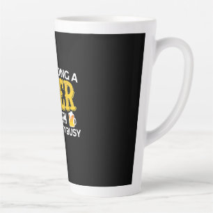 Biertrinker Ich halte ein Bier zum Geburtstag Milchtasse