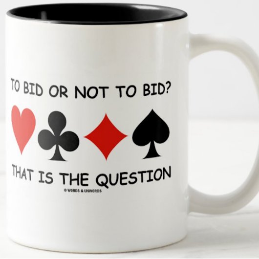 Bieten oder nicht bieten? Das ist die Fragebrücke Kaffeetasse