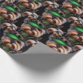 Biewer Terrier Dog Autofahrrad St. Patrick's Day Geschenkpapier (Ecke)