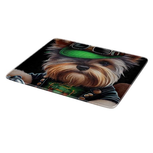 Biewer Terrier Dog Autofahrrad St. Patrick's Day Schneidebrett (Ecke)