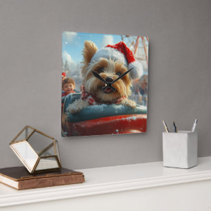 Biewer Terrier Hund Achterbahn Weihnachten  Quadratische Wanduhr