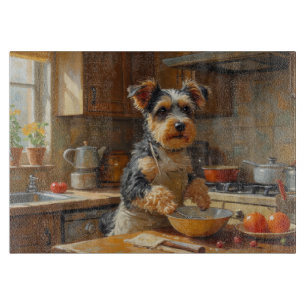 Biewer Terrier Kochen in der Küche Schneidebrett