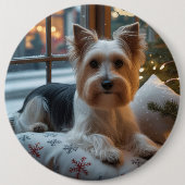 Biewer Terrier mit Weihnachtsbeleuchtung Feiertag Button (Vorderseite)