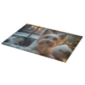 Biewer Terrier mit Weihnachtslichtern Feiertag Schneidebrett (Ecke)