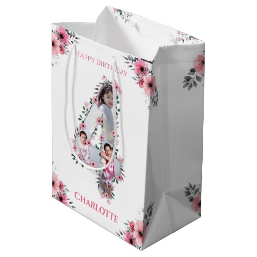 Big 4th Birthday Girl Foto Collage Pink Blume Mittlere Geschenktüte (Rückseite Schrägansicht)