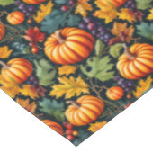 Big and Little Fall Pumpkins Tischdecke (Schrägansicht)