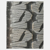 Big Automotive Autos alte Reifen Black Road Trips Fleecedecke (Vorderseite)